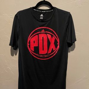 Adidas athletic tee in youth XL